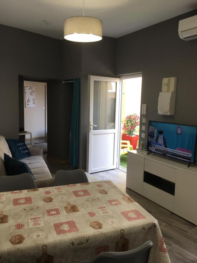 マルセイユLa Casa Des Petites Maries Terrasse Clim Wifiアパートメント エクステリア 写真